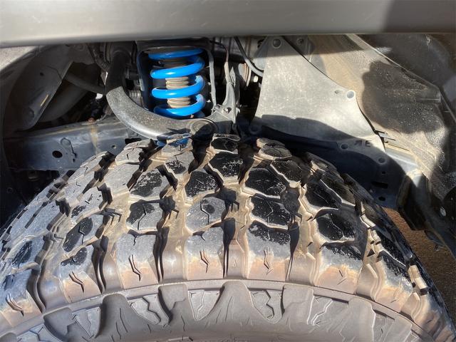 ＦＪクルーザー カラーパッケージ　リフトアップ　社外ナビ　バックカメラ　社外アルミ（17枚目）