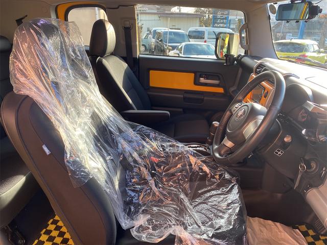 ＦＪクルーザー カラーパッケージ　リフトアップ　社外ナビ　バックカメラ　社外アルミ（26枚目）