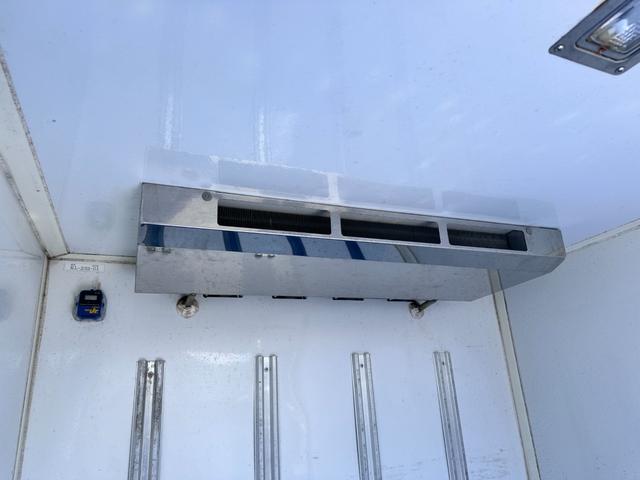 ＧＸ　４ＷＤ　冷蔵冷凍車‐２５℃　１Ｗａｙ　リア一方開　庫内室内灯　キーレスキー(21枚目)