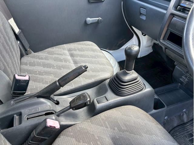 キャリイトラック FC 4WD エアコン パワステ(16枚目)