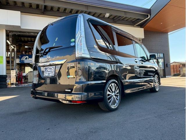 セレナ 　両側パワースライドドア　クルーズコントロール　ＥＴＣ　ＨＩＤヘッドライト　フルセグＴＶ　純正ＳＤナビ　Ｂｌｕｅｔｏｏｔｈ　ＤＶＤ再生　バックカメラ（6枚目）