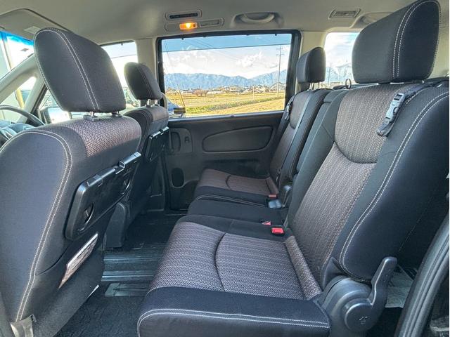 セレナ 　両側パワースライドドア　クルーズコントロール　ＥＴＣ　ＨＩＤヘッドライト　フルセグＴＶ　純正ＳＤナビ　Ｂｌｕｅｔｏｏｔｈ　ＤＶＤ再生　バックカメラ（13枚目）