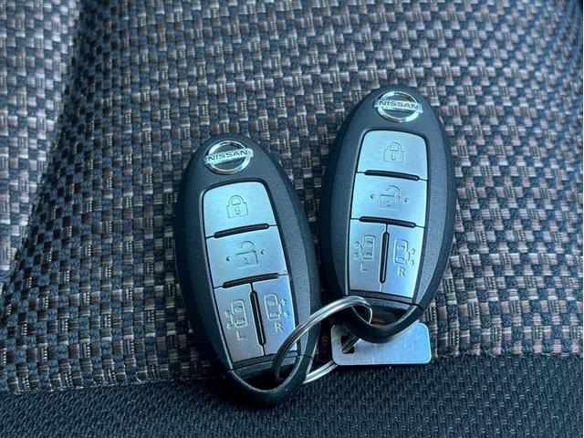 セレナ 　両側パワースライドドア　クルーズコントロール　ＥＴＣ　ＨＩＤヘッドライト　フルセグＴＶ　純正ＳＤナビ　Ｂｌｕｅｔｏｏｔｈ　ＤＶＤ再生　バックカメラ（19枚目）