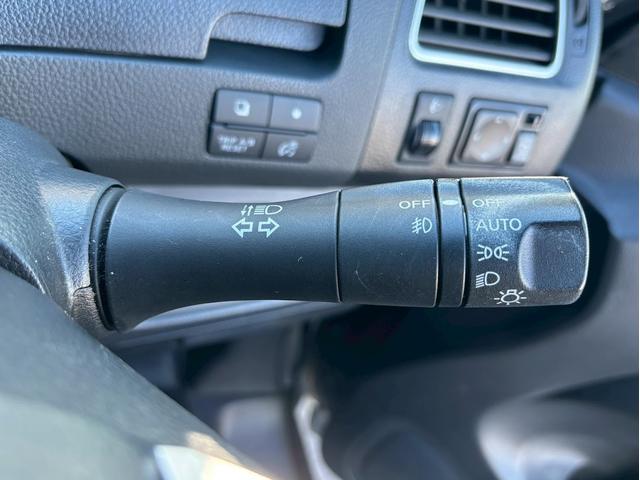 セレナ 　両側パワースライドドア　クルーズコントロール　ＥＴＣ　ＨＩＤヘッドライト　フルセグＴＶ　純正ＳＤナビ　Ｂｌｕｅｔｏｏｔｈ　ＤＶＤ再生　バックカメラ（25枚目）