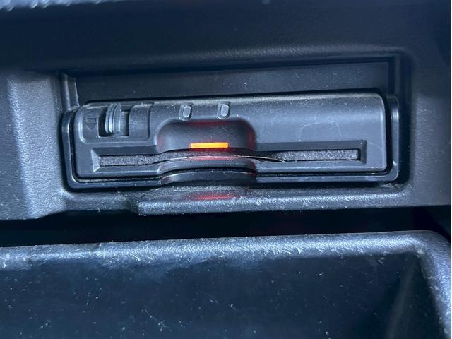 セレナ 　両側パワースライドドア　クルーズコントロール　ＥＴＣ　ＨＩＤヘッドライト　フルセグＴＶ　純正ＳＤナビ　Ｂｌｕｅｔｏｏｔｈ　ＤＶＤ再生　バックカメラ（26枚目）