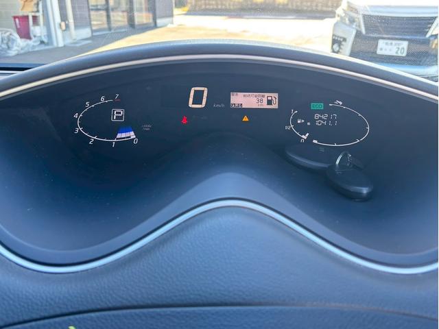 セレナ 　両側パワースライドドア　クルーズコントロール　ＥＴＣ　ＨＩＤヘッドライト　フルセグＴＶ　純正ＳＤナビ　Ｂｌｕｅｔｏｏｔｈ　ＤＶＤ再生　バックカメラ（29枚目）