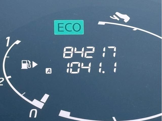 セレナ 　両側パワースライドドア　クルーズコントロール　ＥＴＣ　ＨＩＤヘッドライト　フルセグＴＶ　純正ＳＤナビ　Ｂｌｕｅｔｏｏｔｈ　ＤＶＤ再生　バックカメラ（30枚目）