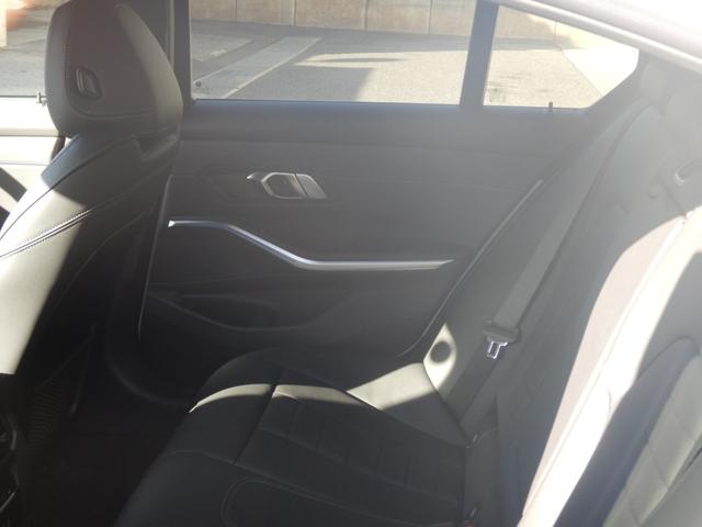 ３シリーズ ３２０ｄ　ｘＤｒｉｖｅ　Ｍスポーツ　元レンタカー　ＬＣＩモデル　アダプティブＬＥＤヘッドライト　オートマチック・トランクリッド　アクティブ・クルーズ・コントロール　ＳＯＳコール　フロント・シート・ヒーティング（22枚目）