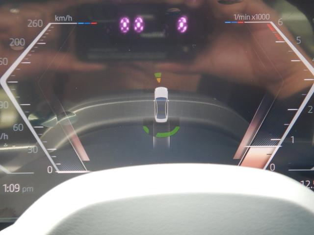 マルチ・ディスプレイ・メーター・パネル：メーターやその他の計器類を印象的に表示します