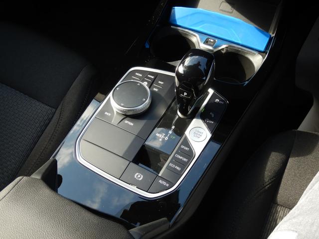 1シリーズ 118d プレイ 元代車 BMWヘッドアップ・ディスプレイ アクティブ・クルーズ・コントロール オートマチック・テールゲート LEDヘッドライト(11枚目)