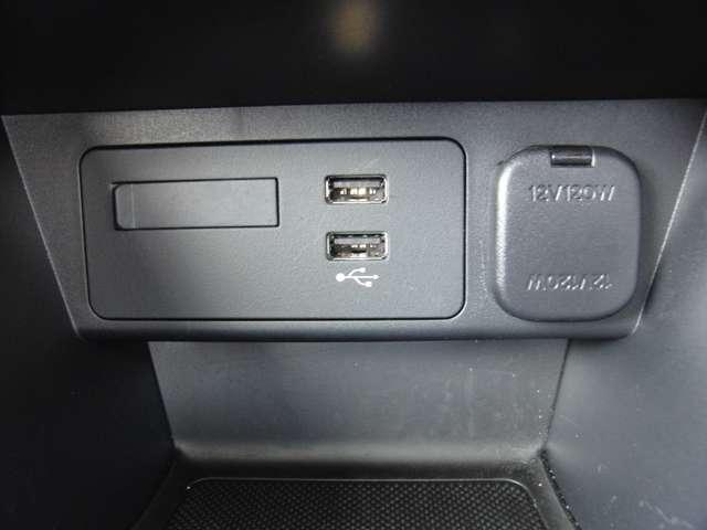 MAZDA2 1.5 15BD 4WD 冬タイヤセット車内積載 8インチモニター 禁煙車 カープレイ対応 スポーツモード ハイビームコントロール LEDヘッドランプ ナビSD バックカメラ ETC スマートシティブレーキサポート(9枚目)