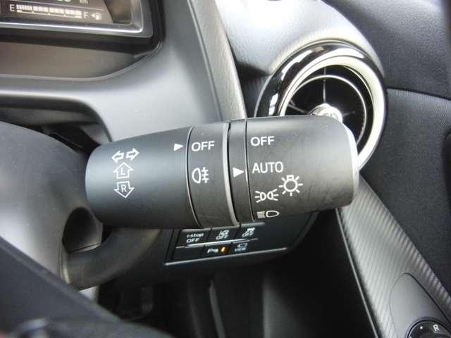 MAZDA2 1.5 15BD 4WD 冬タイヤセット車内積載 8インチモニター 禁煙車 カープレイ対応 スポーツモード ハイビームコントロール LEDヘッドランプ ナビSD バックカメラ ETC スマートシティブレーキサポート(13枚目)