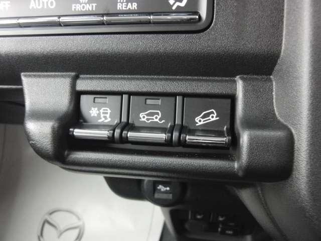 フレアクロスオーバー 660 ハイブリッド XS 4WD ワンオーナー 禁煙車 インダッシュナビ 360度カメラ ETC レーンキープアシスト オフロードトラクションアシスト 車線逸脱警報システム LEDヘッドランプ ハイビームコントロール シートヒーター(9枚目)