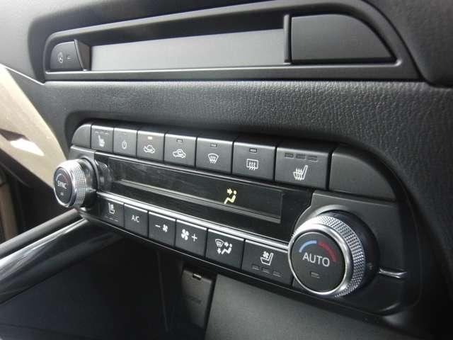 ステアリングヒーター・運転席＆助手席＆リアシートヒーター・運転席＆助手席ベンチレーション・フルオートエアコン！