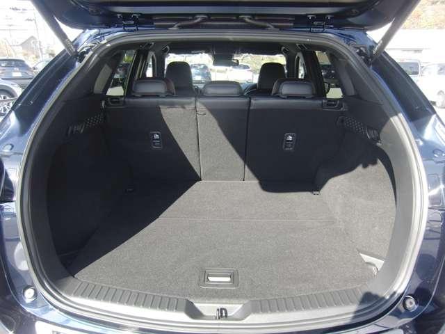 広々として使いやすいトランクルーム！