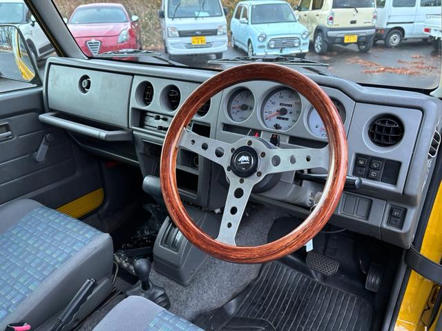 ジムニー XLリミテッド ツートン全塗装 リフトアップ 社外グリル 社外前後バンパー ウッドステアリング F6Aエンジン(13枚目)