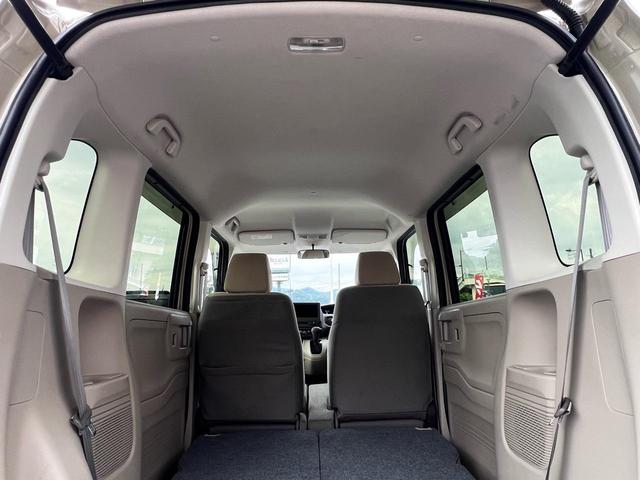 ラゲッジスペースも広々です!シートアレンジをすると、急な大きな荷物なども積めてとても便利です!