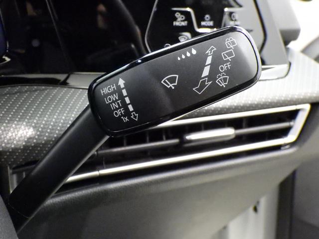 ゴルフ ＴＤＩ　Ｒライン　認定中古車　ワンセグＴＶ　シートヒーター　アルミホイール　スマートキー　盗難防止システム　記録簿　サイドエアバッグ　横滑り防止装置　アダプティブクルーズコントロール（10枚目）