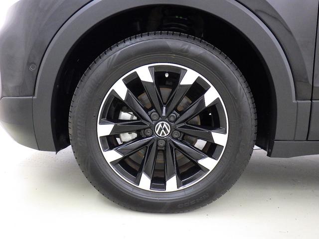Ｔ－クロス ＴＳＩ　アクティブ　認定中古車　メモリーナビ　アルミホイール　スマートキー　ＥＴＣ　盗難防止システム　記録簿　サイドエアバッグ　横滑り防止装置　オートクルーズコントロール（4枚目）