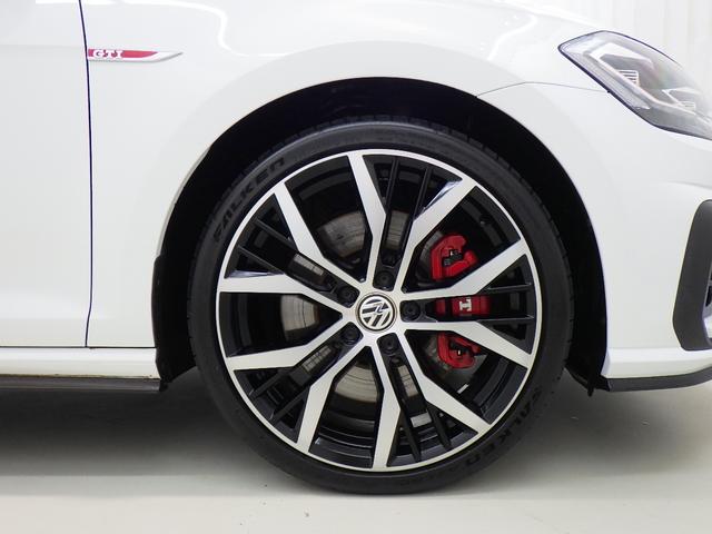 ゴルフＧＴＩ パフォーマンス　認定中古車　メモリーナビ　ワンセグＴＶ　アルミホイール　スマートキー　ＥＴＣ　盗難防止システム　記録簿　サイドエアバッグ　ＣＤ　横滑り防止装置　アダプティブクルーズコントロール（4枚目）