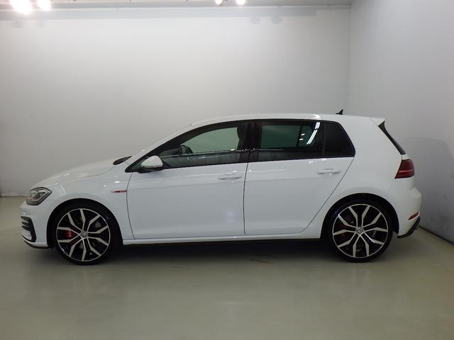 ゴルフＧＴＩ パフォーマンス　認定中古車　メモリーナビ　ワンセグＴＶ　アルミホイール　スマートキー　ＥＴＣ　盗難防止システム　記録簿　サイドエアバッグ　ＣＤ　横滑り防止装置　アダプティブクルーズコントロール（6枚目）