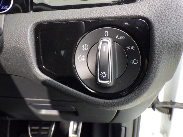 ゴルフＧＴＩ パフォーマンス　認定中古車　メモリーナビ　ワンセグＴＶ　アルミホイール　スマートキー　ＥＴＣ　盗難防止システム　記録簿　サイドエアバッグ　ＣＤ　横滑り防止装置　アダプティブクルーズコントロール（10枚目）