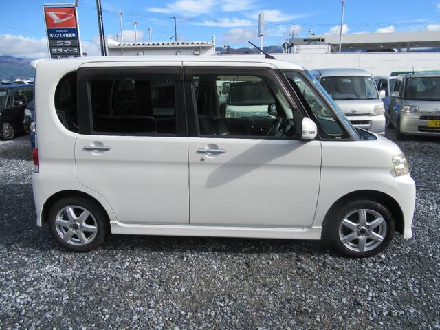 タント Ｇ　４ＷＤ　ＣＶＴ　左側パワースライドドア　新品タイヤ　　　　スマートキー　フルセグナビ　Ｂｌｕｅｔｏｏｔｈオーディオ　フォグランプ（4枚目）