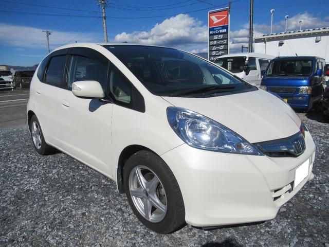 フィットハイブリッド ベースグレード　純正ナビ　ＥＴＣ　クルーズコントロール　社外アルミホイール（3枚目）