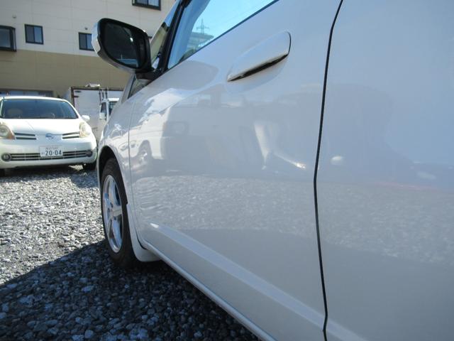 フィットハイブリッド ベースグレード　純正ナビ　ＥＴＣ　クルーズコントロール　社外アルミホイール（10枚目）