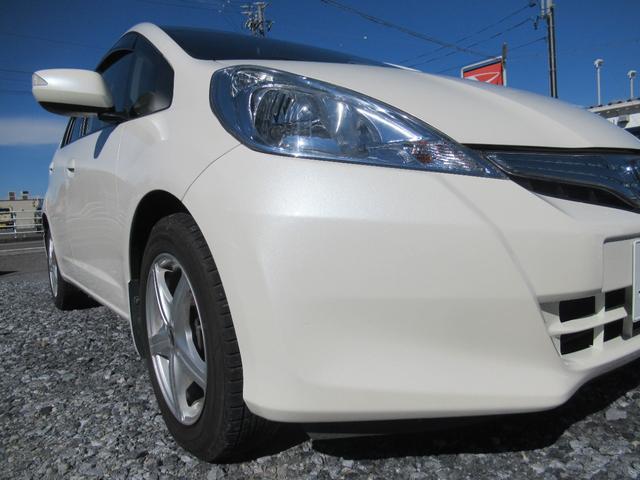 フィットハイブリッド ベースグレード　純正ナビ　ＥＴＣ　クルーズコントロール　社外アルミホイール（15枚目）