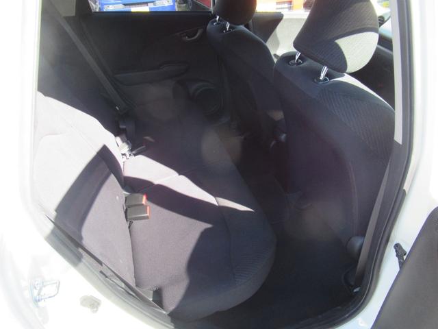 フィットハイブリッド ベースグレード　純正ナビ　ＥＴＣ　クルーズコントロール　社外アルミホイール（22枚目）