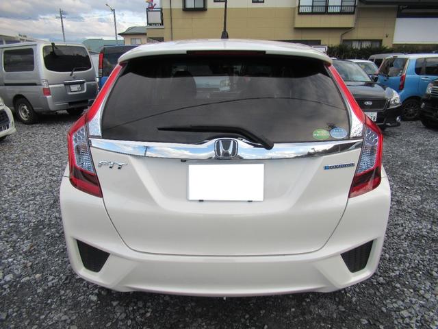 フィットハイブリッド Ｆパッケージ　純正フルセグナビ　バックカメラ　ＥＴＣ　スマートキー　ステアリングスイッチ　ＤＶＤ（5枚目）