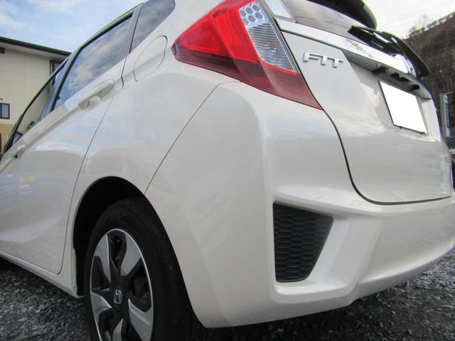 フィットハイブリッド Ｆパッケージ　純正フルセグナビ　バックカメラ　ＥＴＣ　スマートキー　ステアリングスイッチ　ＤＶＤ（8枚目）