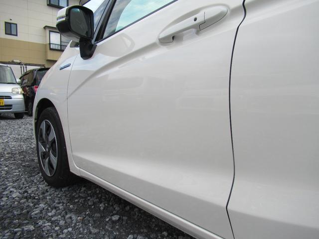 フィットハイブリッド Ｆパッケージ　純正フルセグナビ　バックカメラ　ＥＴＣ　スマートキー　ステアリングスイッチ　ＤＶＤ（10枚目）