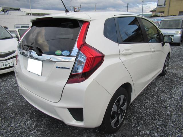 フィットハイブリッド Ｆパッケージ　純正フルセグナビ　バックカメラ　ＥＴＣ　スマートキー　ステアリングスイッチ　ＤＶＤ（11枚目）