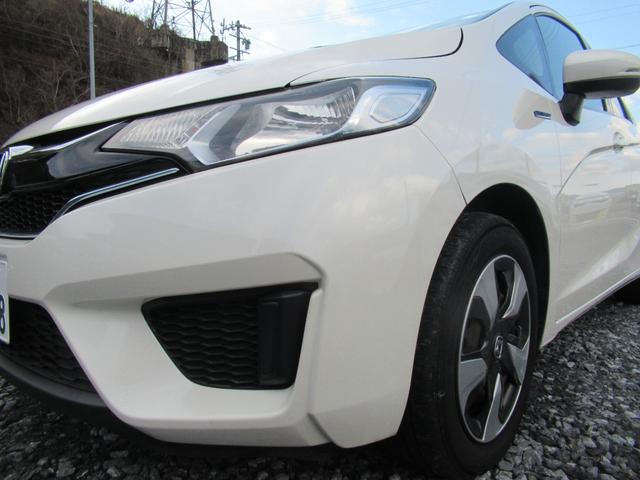 フィットハイブリッド Ｆパッケージ　純正フルセグナビ　バックカメラ　ＥＴＣ　スマートキー　ステアリングスイッチ　ＤＶＤ（16枚目）