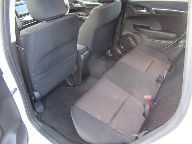 フィットハイブリッド Ｆパッケージ　純正フルセグナビ　バックカメラ　ＥＴＣ　スマートキー　ステアリングスイッチ　ＤＶＤ（21枚目）