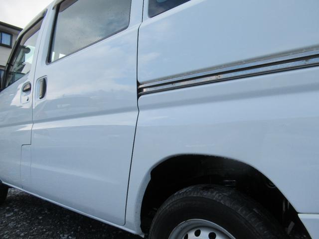 クリッパーバン ＤＸ　４ＷＤ　マニュアル　新品タイヤ　タイミングベルト交換済　エアコン　パワステ　集中ドアロック（9枚目）