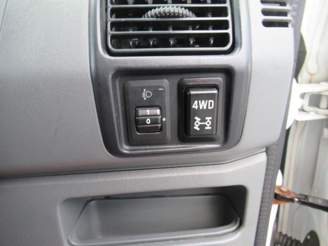 クリッパーバン ＤＸ　４ＷＤ　マニュアル　新品タイヤ　タイミングベルト交換済　エアコン　パワステ　集中ドアロック（32枚目）