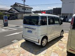 ＨＹＢＲＩＤ　ＧＳ　３型　４ＷＤ　オーデイオレスのお車になります 5