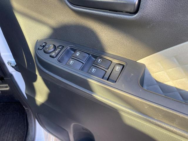 タント Ｘ　両側スライドドア　衝突被害軽減ブレーキ　シートヒーター　アイドリングストップ車　ブレーキサポート　ＰＷ　ＰＳ　スマートキーシステム　横滑り防止　ＬＥＤライト　キーレスキー　サイドエアバッグ　エアバッグ（26枚目）