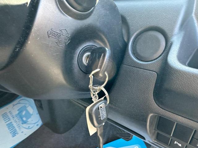 ワゴンＲ ＦＡ　ＦＡ（４名）　前後誤発進抑制機能　盗難防止　運転席エアバック　ＰＷ　フルフラット　オートハイビーム　オートエアコン　ＷエアＢ　ソナー　横滑り防止装置付　パワステ　ＡＢＳ付き　ベンチシート　オートライト（32枚目）