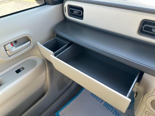 アルトラパン Ｇ　シートヒータ　イモビライザー　スマートキープッシュスタート　ソナー　オートハイビーム　横滑防止　Ｗエアバック　フルフラット　パワーウィンド　フリーキー　アイドリングＳＴＯＰ　ベンチシート　エアバック（23枚目）