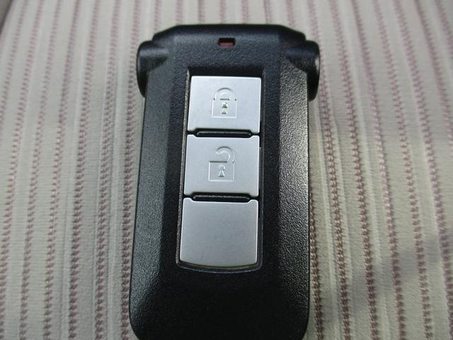 デイズルークス X アイドリングストップ機能 ベンチ席 運転席エアバック デュアルエアバッグ 衝突安全ボディ フルオートエアコン パワーウィンドウ ABS PS キーフリ フルフラットシート(24枚目)