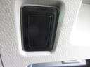 X アイドリングストップ機能 ベンチ席 運転席エアバック デュアルエアバッグ 衝突安全ボディ フルオートエアコン パワーウィンドウ ABS PS キーフリ フルフラットシート(25枚目)