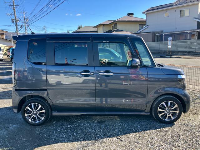 Ｎ－ＢＯＸカスタム ベースグレード　パワースライドドア　シートヒーター　ディスプレイオーディオ　バックカメラ　Ｂｌｕｅｔｏｏｔｈオーディオ　フルフラットシート　プッシュスタートエンジン　ＬＥＤヘッドライト　オートライト（7枚目）