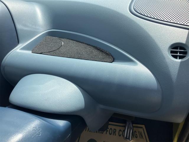 ツイン ガソリンＶ　車検整備付き　運転席エアバッグ　エアコン　パワーウィンドウ　走行距離５．０万キロ　イエロー（7枚目）