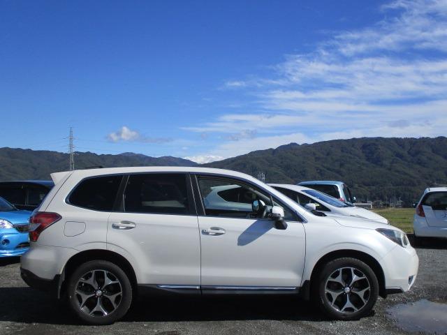 フォレスター 2.0XT アイサイト 4WD ターボ 純正ナビ TV バックカメラ ETC クルーズコントロール 前席電動シート プッシュスタート 前席シートヒーター HIDヘッド フロントフォグ 純正アルミホイール オイル交換済み(4枚目)