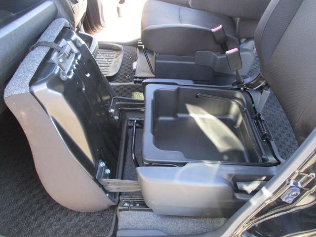 ソリオ Ｘ　４ＷＤ　社外ナビ　ＴＶ　両側スライド片側電動　プッシュスタート　インテリキー　純正アルミホイール　オイル交換済み（17枚目）