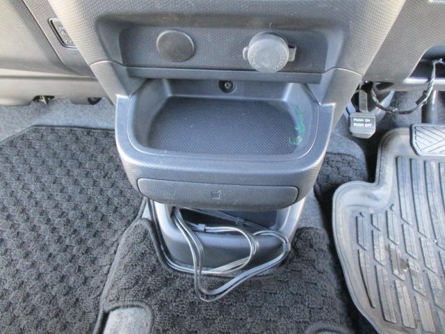 ソリオ Ｘ　４ＷＤ　社外ナビ　ＴＶ　両側スライド片側電動　プッシュスタート　インテリキー　純正アルミホイール　オイル交換済み（33枚目）